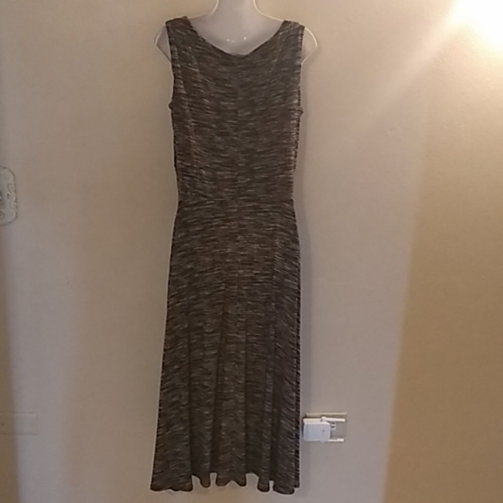 Dress - Picture 4 of 7